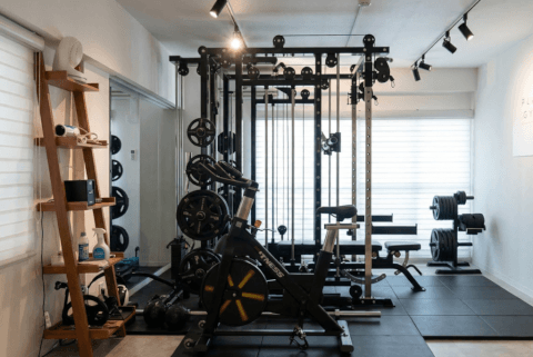 Dee GYM 下北沢店