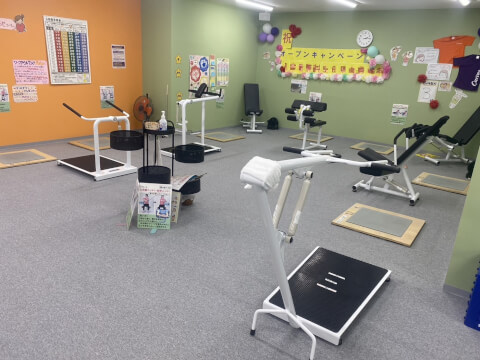 カーブス 三国駅前商店街の写真4