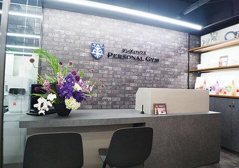ダンディハウス PERSONAL GYM 梅田店の写真2