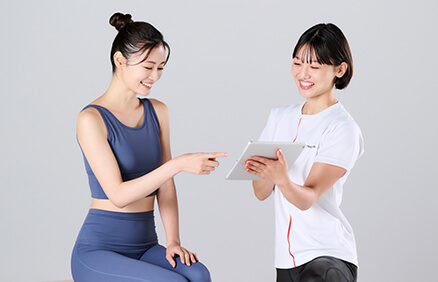 Drピラティス_新宿_カウンセリングの様子