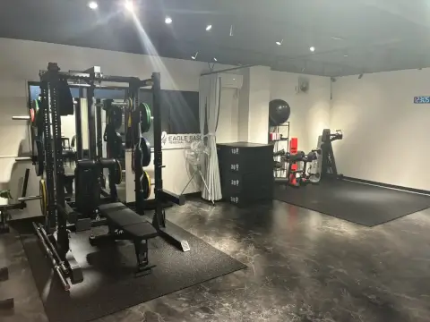 EAGLE BASE 石川台店