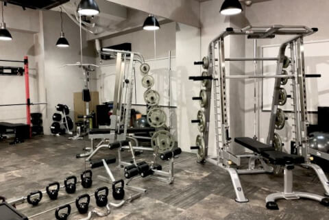 FIRST CLASS TRAINERS 梅田新道店_3番目の写真