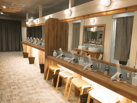 ホットヨガロイブ 池袋店の写真2